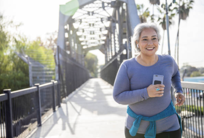 goals for the new year featured image woman running